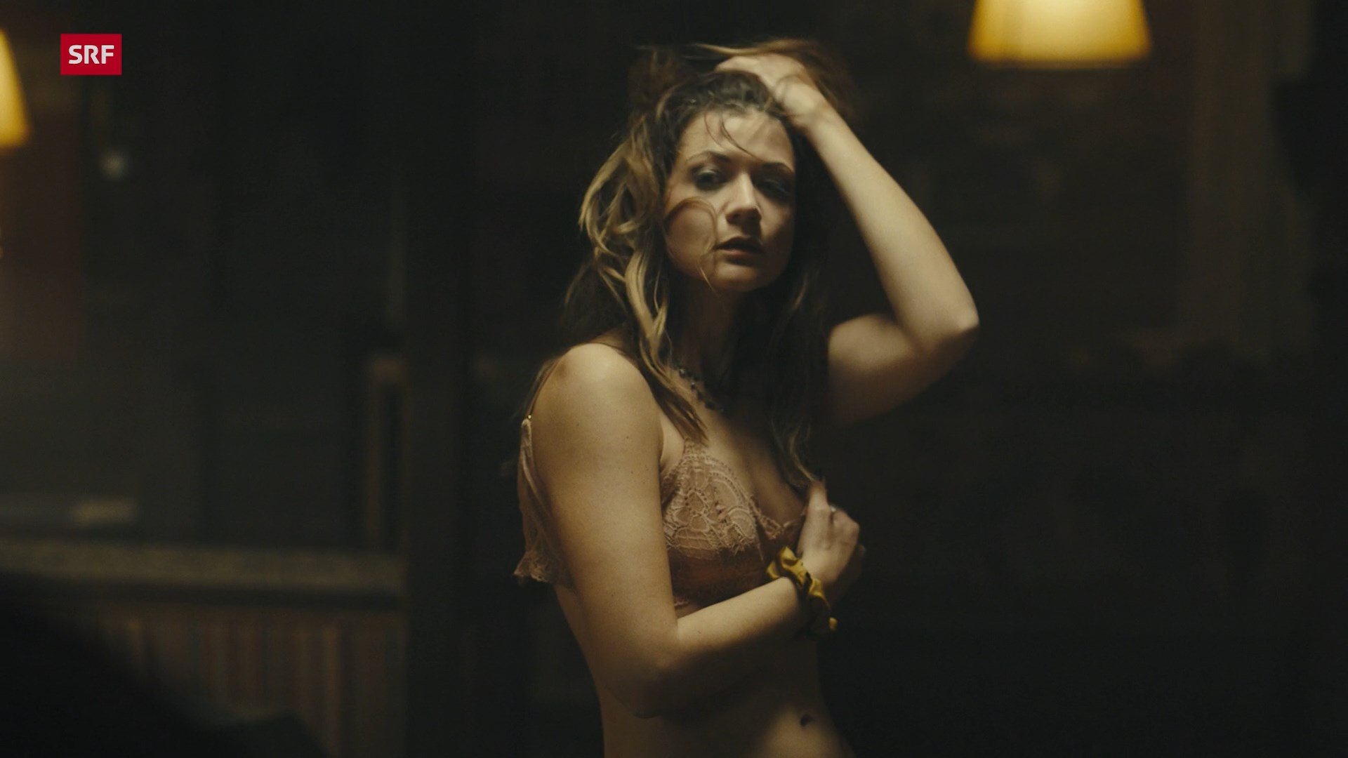 Julia Rosa Peer sexy – School of Champions s01e04 (2023)