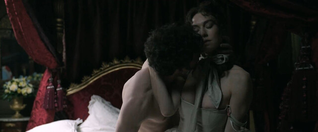 Vanessa Kirby nude – Napoleon (2023)