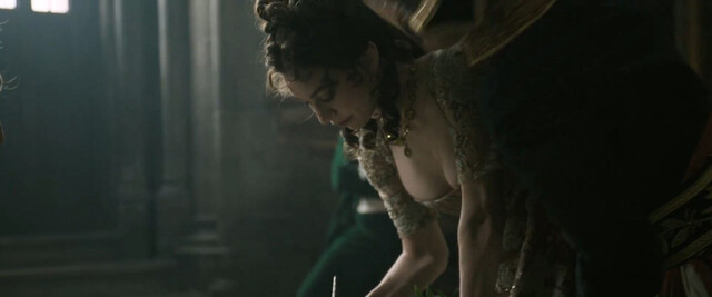 Vanessa Kirby nude – Napoleon (2023)