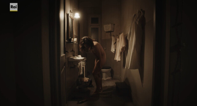 Jasmine Trinca nude – La Storia s01e01 (2024)