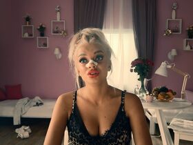 Ekaterina Shkuro sexy – Zona komforta s03e01 (2024)