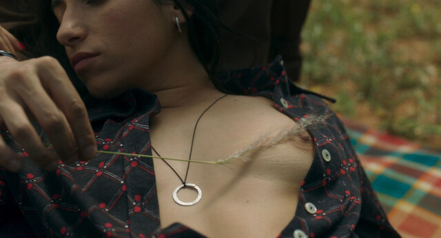 Carolina Yuste nude – Saben aquell (2023)