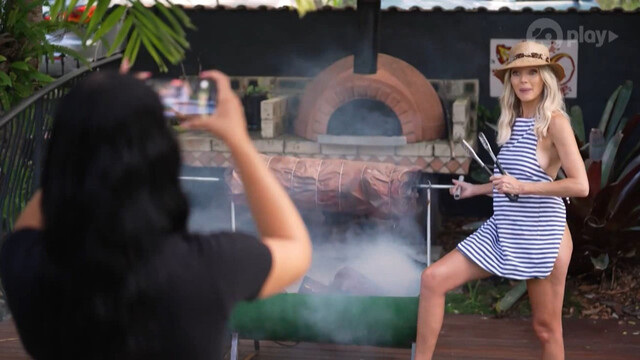 Nikki Osborne sexy – The Bush Blonde vs. The World (2022)