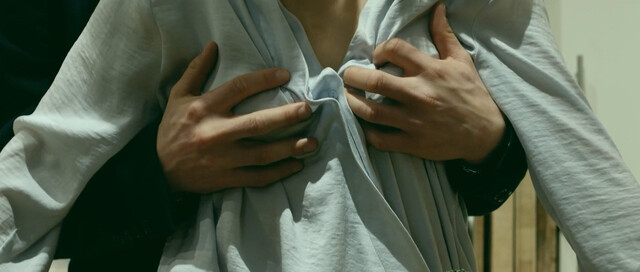 Lea Bach Nielsen sexy – Svin (2023)