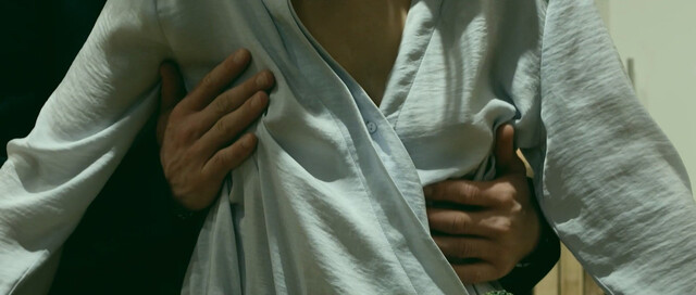 Lea Bach Nielsen sexy – Svin (2023)