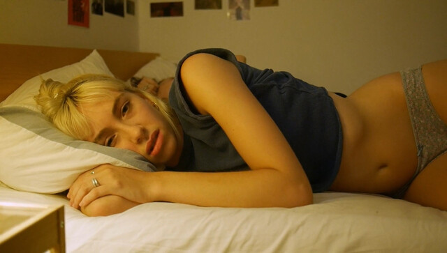 Violeta Rodríguez sexy – Violeta no coge el ascensor (2019)