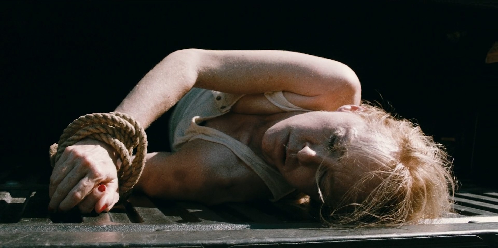 Amy Hargreaves sexy – Hungry Dog Blues (2022)