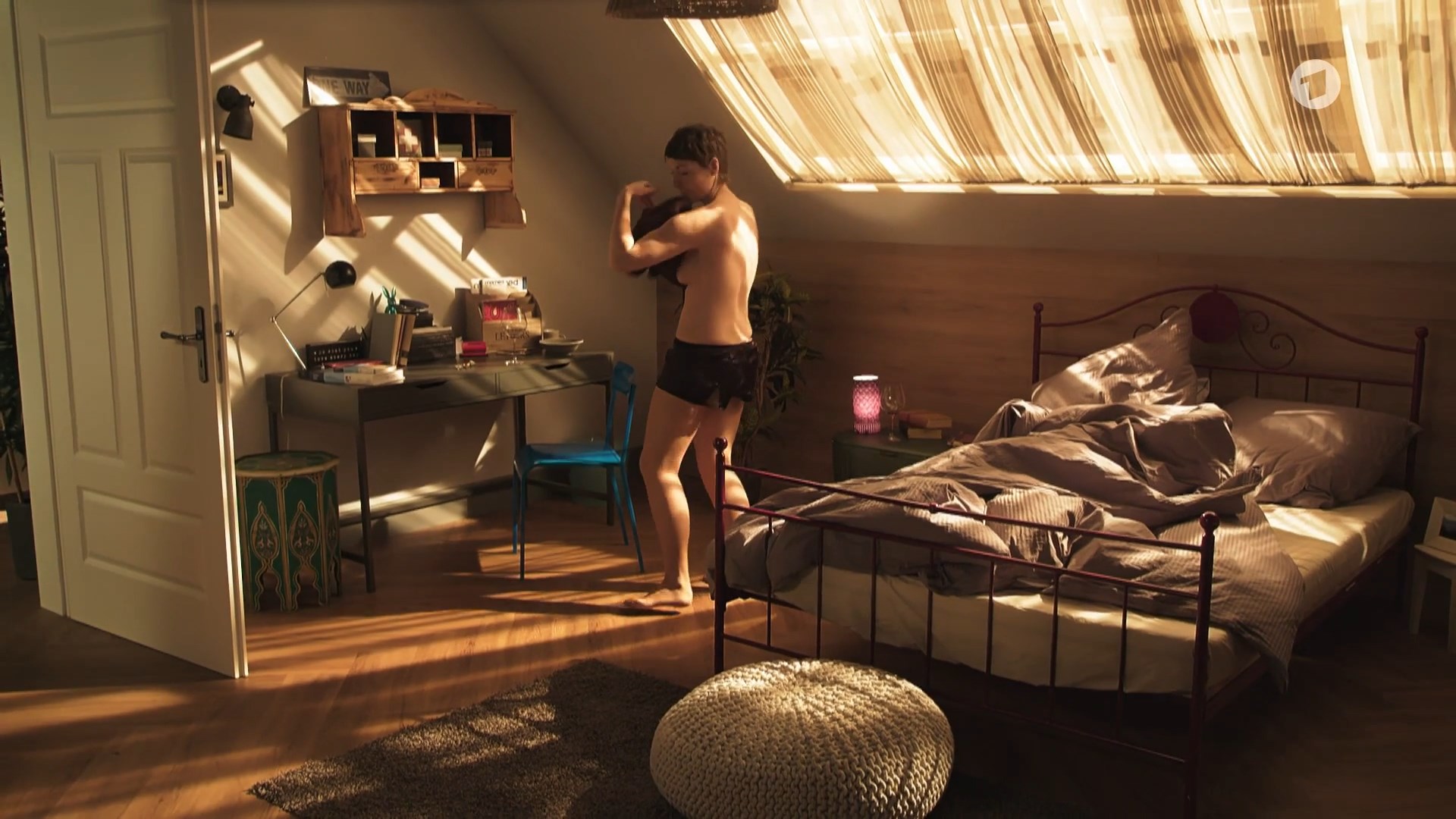 Katharina Nesytowa nude – In aller Freundschaft - Die jungen Ärzte s06e16 (2020)