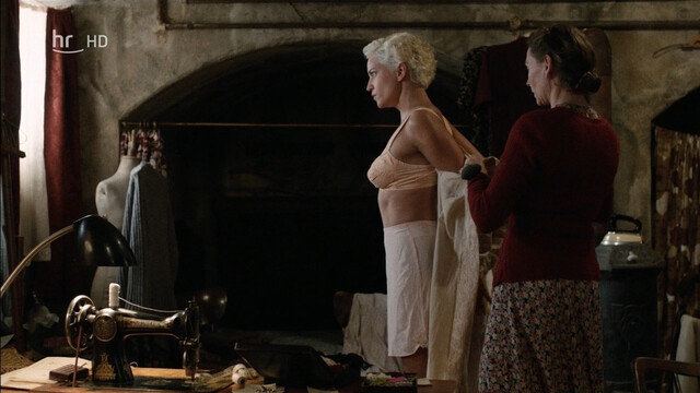 Najet Korel sexy – Die Himmelsleiter - Sehnsucht nach Morgen (2015)