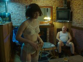 Tina Stojilkovic sexy – Offline s02e03 (2023)