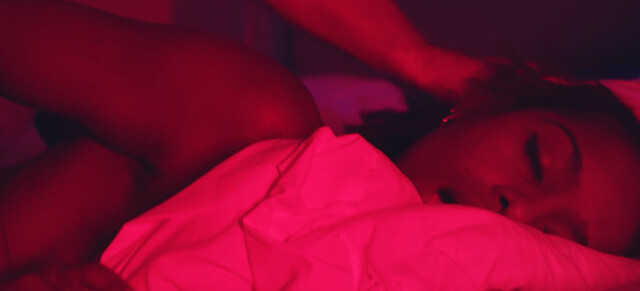 Kelah Winfield sexy – Inexistent (2023)