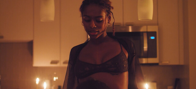 Kelah Winfield sexy – Inexistent (2023)