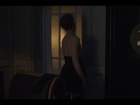 Jeanette Hain sexy – Davos 1917 s01e01 (2023)