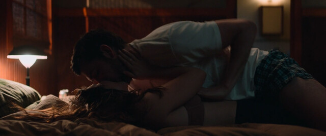 Emilia Jones sexy – Cat Person (2023)