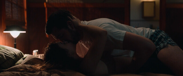 Emilia Jones sexy – Cat Person (2023)