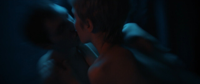 Carolina Sala nude – Supernova (Noi anni luce) (2023)