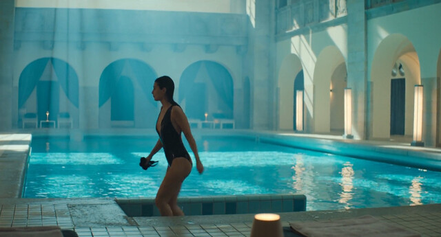 Alessandra Mastronardi sexy – One Trillion Dollars (Eine Billion Dollar) s01e04-05 (2023)