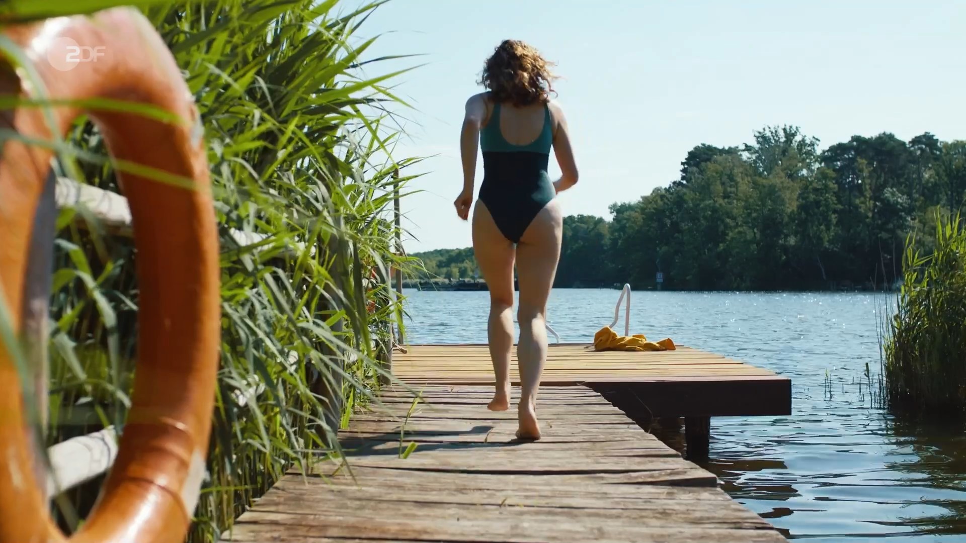 Karoline Teska sexy – Mit Herz und Holly s01e02 (2023)