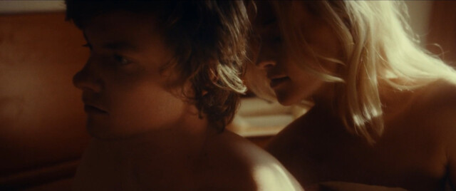 Valerie Huber sexy – Klammer - Chasing the Line (2021)