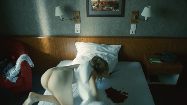 Stefanie Stappenbeck nude – Der 7. Tag (2017)