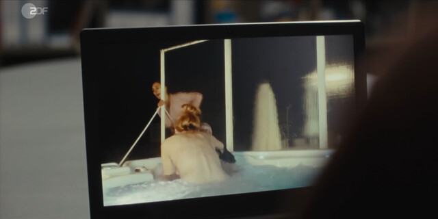 Stella Mancini nude – Juliet s01e02 (2023)