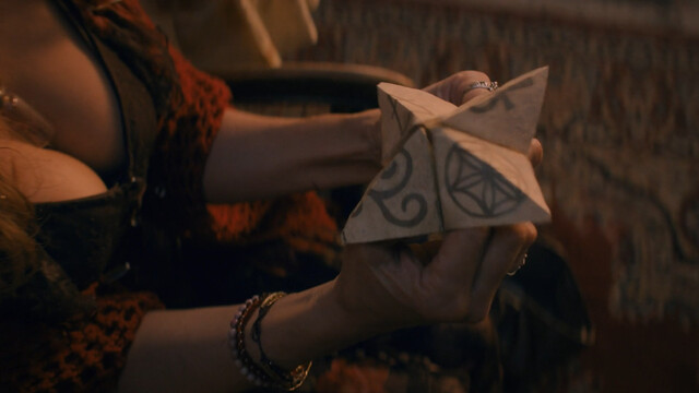 Mira Sorvino sexy – Shining Vale s02e07 (2023)