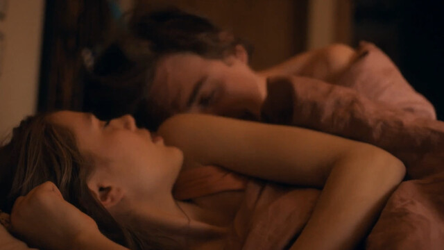 Grace Van Dien sexy – What Comes Around (2022)