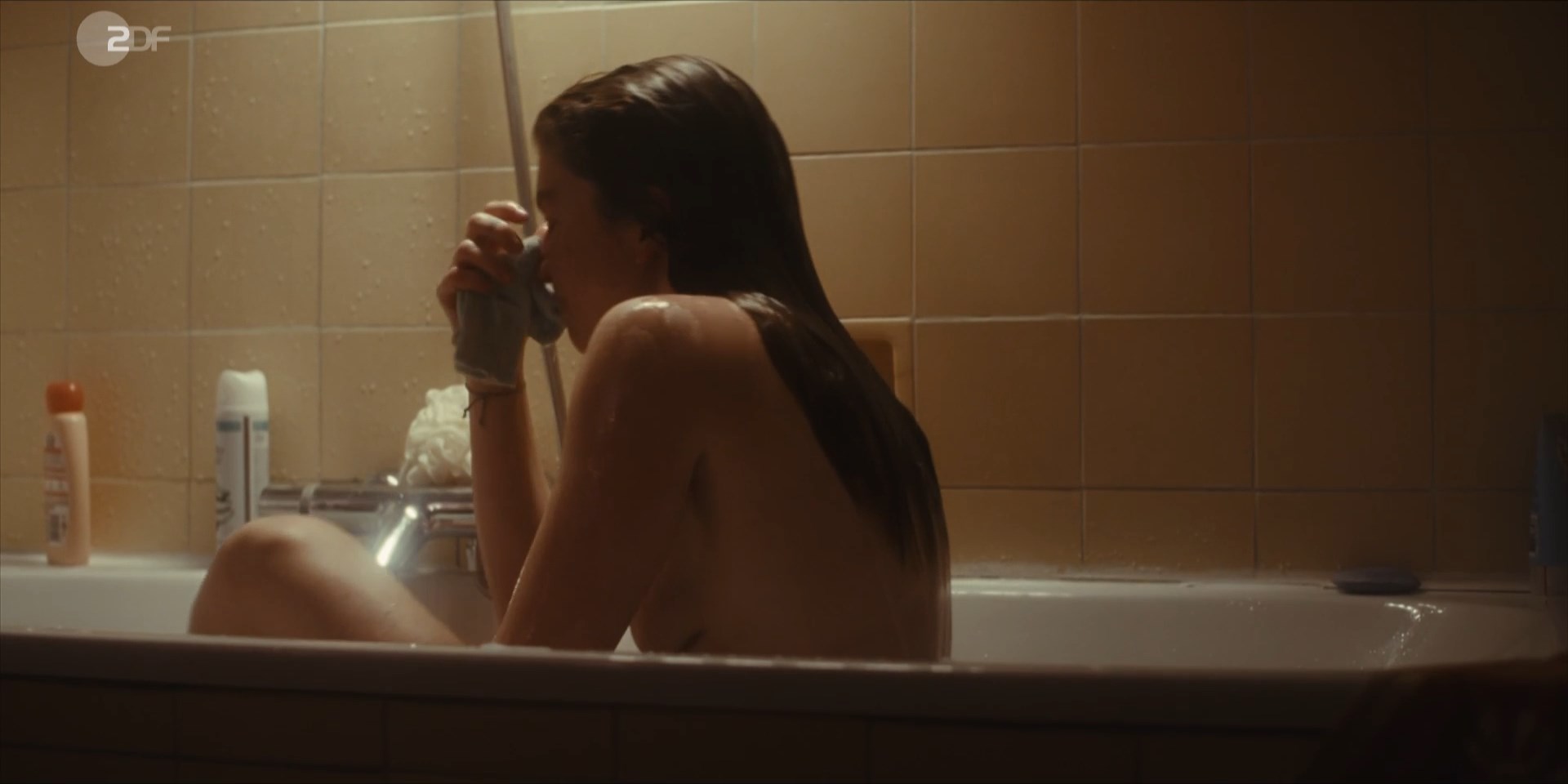 Charlotte De Bruyne nude – Juliet s01e01 (2023)