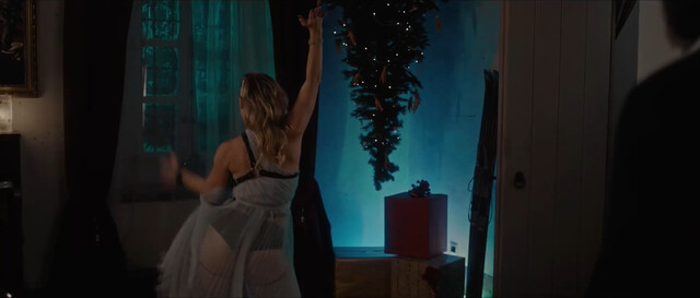 Mara Guil sexy – Isósceles (2022)