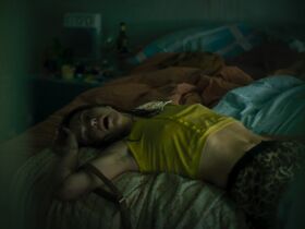 Sarah Spale sexy – Platzspitzbaby (2020)