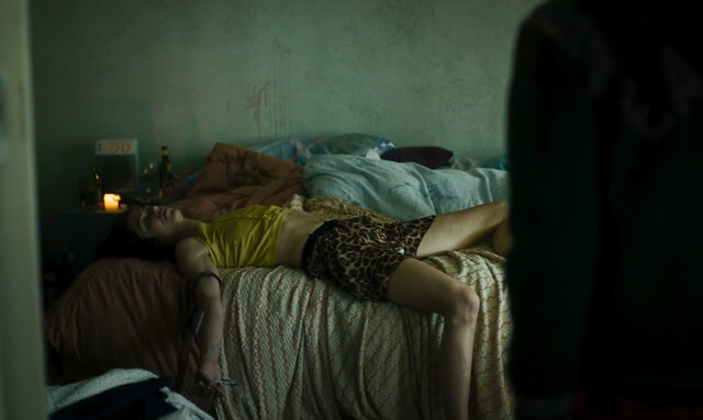 Sarah Spale sexy – Platzspitzbaby (2020)