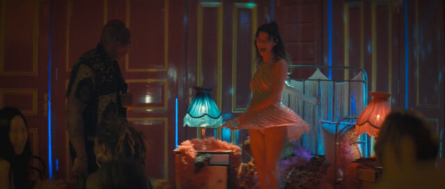 Beren Saat sexy – Last Call for Istanbul (Istanbul Için Son Çagri) (2023)