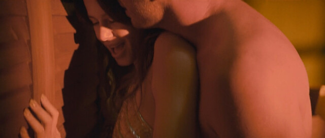 Beren Saat sexy – Last Call for Istanbul (Istanbul Için Son Çagri) (2023)