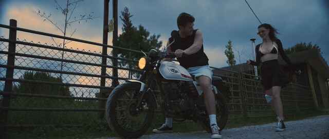 Beren Saat sexy – Last Call for Istanbul (Istanbul Için Son Çagri) (2023)