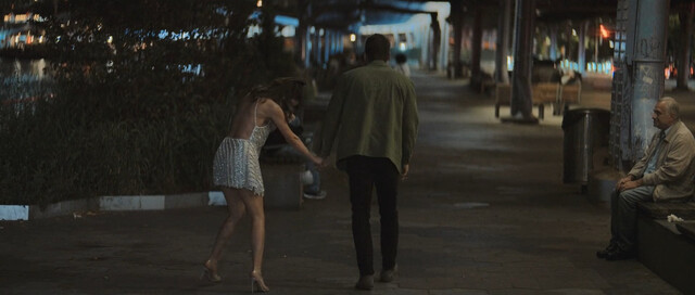 Beren Saat sexy – Last Call for Istanbul (Istanbul Için Son Çagri) (2023)