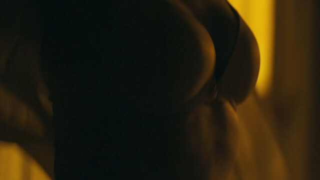 Rhea Seehorn sexy – Better Call Saul s05e07 (2020)