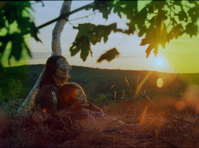 Eva Maloisel nude – Y a-t-il une vierge encore vivante (2015)