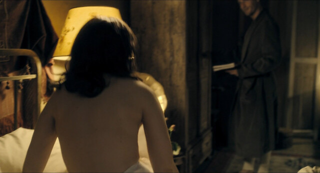 Cornelia Ivancan nude – Der Vampir auf der Couch (2014)