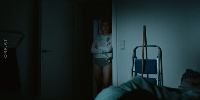 Julia Franz Richter sexy – Vier (2021)