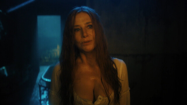 Mira Sorvino sexy – Shining Vale s02e06 (2023)