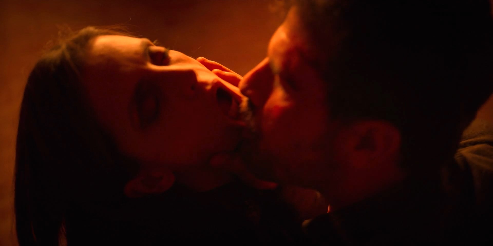 Macarena Gómez sexy – Y todos arderán (2021)