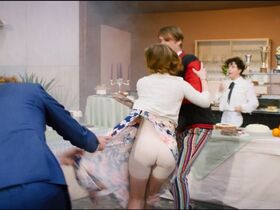 Maja Beckmann sexy – Unheimlich perfekte Freunde (2019)