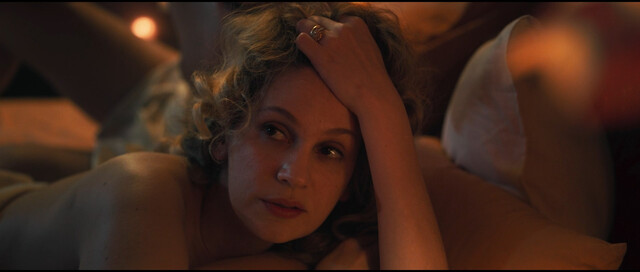 Farah Zeynep Abdullah sexy – Bihter (2023)