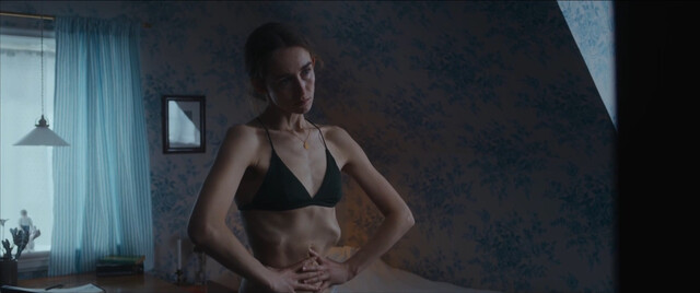 Sarah Juel Werner nude – Som Strå (2022)