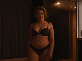 Karolina Lodyga sexy – Die Glücksspieler s01e06 (2022)