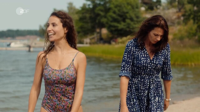 Nadine Menz sexy – Inga Lindström s18e06 (2021)