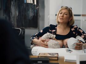 Ines Honsel sexy – Walking on Sunshine s01e04 (2018)