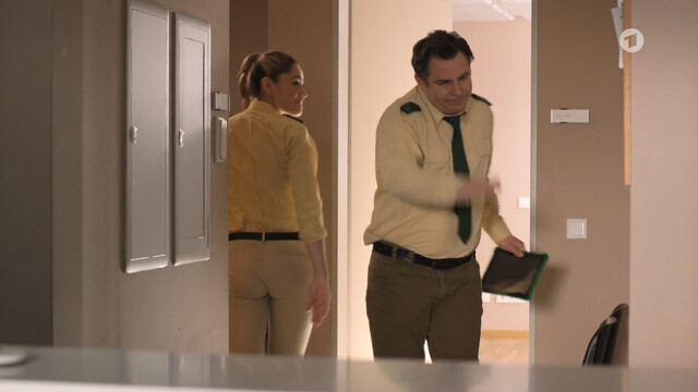 Mitsou Jung sexy – Hubert ohne Staller s11e02 (2023)