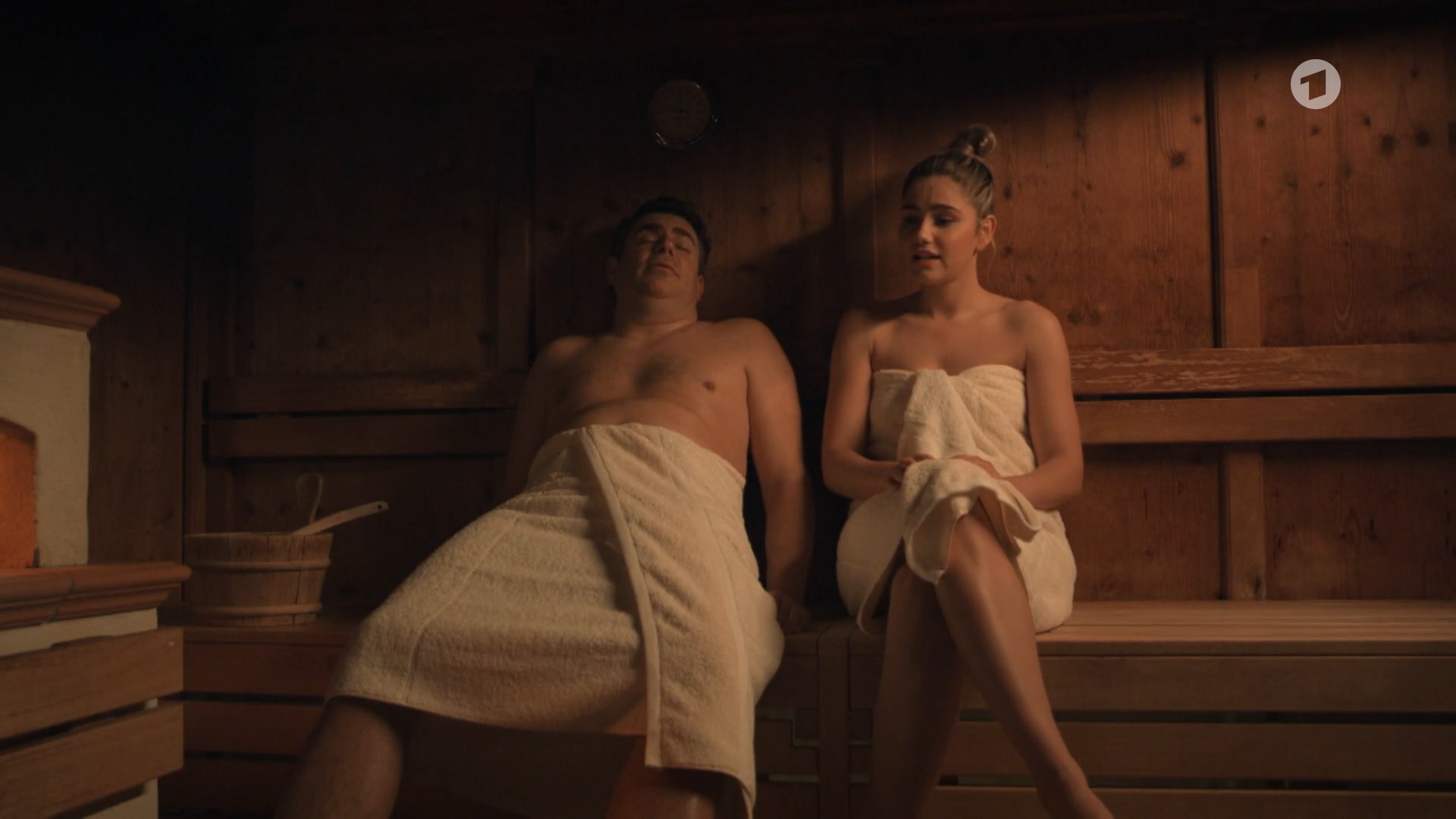 Mitsou Jung sexy – Hubert ohne Staller s11e02 (2023)