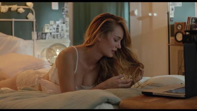 Valentine Payen-Wicaksono nude – Online Billie (2019)